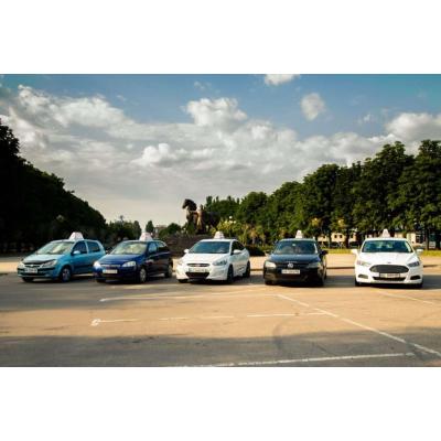 Пройдіть курс водіння автомобіля та складіть іспит з першого разу